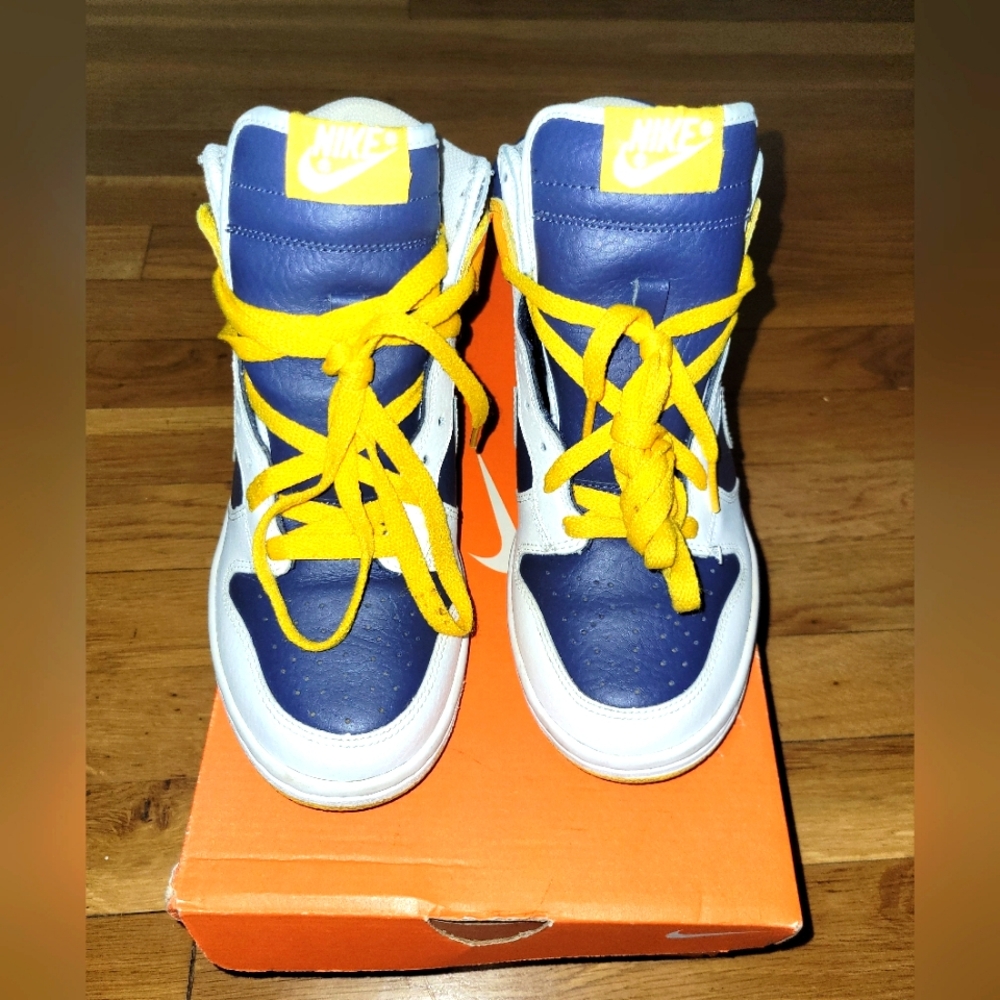 Like new Nike Dunk High sz 5y yellow/navy/white Circa 2000s